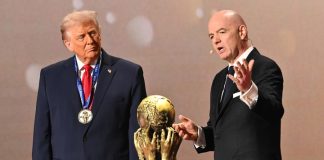 A cinco meses del inicio del Mundial 2026, la geopolítica vuelve a colarse en el vestuario. Involucrando a Estados Unidos, Europa y Groenlandia. Las amenazas del presidente estadounidense Donald Trump, desde una eventual acción sobre Groenlandia, territorio autónomo del Reino de Dinamarca, hasta la imposición de nuevos aranceles a la Unión Europea, preocupan a los gobiernos europeos.
