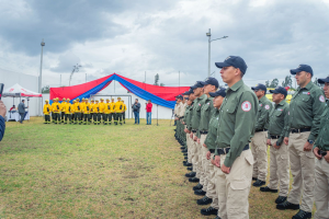 En un acto protocolar desarrollado este 22 de enero, el Cuerpo de Bomberos de Riobamba realizó la entrega oficial de nuevos equipos de protección al personal operativo destinado al combate de incendios forestales, una de las emergencias más recurrentes en el cantón.