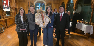 En un acto cargado de fe, tradición y compromiso con la identidad cultural de la provincia, el intendente General de Policía, Marcelo Mancheno, participó activamente en el tercer día de la Novena del Niño Rey de Reyes, asumiendo el priostazgo en representación de la Gobernación de Chimborazo.
