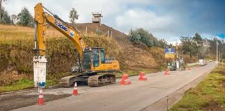 El Ministerio de Infraestructura y Transporte (MIT) informó que entre el lunes 26 de enero y el domingo 1 de febrero de 2026 se aplicará un esquema de circulación controlada en varios tramos de la vía La Balbanera–Pallatanga–Cumandá, una de las arterias viales más importantes que conecta la Sierra con la Costa.