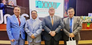 La Carrera de Comunicación Social de la Universidad Nacional de Chimborazo (UNACH) inauguró la mañana del lunes 26 de enero de 2026 la vigésima séptima edición del Congreso Internacional Eugenio Espejo, un espacio académico de reflexión y diálogo que este año se desarrolla bajo la temática “Comunicación, identidad y olimpismo”.