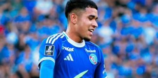 El volante ofensivo ecuatoriano Kendry Páez, de 18 años, continuará su desarrollo futbolístico en River Plate de Argentina, tras finalizar su cesión en Racing de Estrasburgo, anunció el especialista en fichajes Fabrizio Romano. El movimiento se da bajo la supervisión del Chelsea, dueño de los derechos deportivos del joven, y se realizará en condición de préstamo.