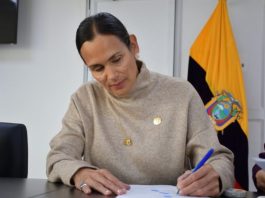 El Gobierno se refirió a las posibilidades de apagones en Ecuador en 2026. El pronunciamiento lo realizó la ministra de Energía, Inés Manzano, y fue mencionado brevemente por Nataly Morillo este jueves 8 de enero, afirmó que no existe riesgo de apagones en el país. La funcionaria reiteró que el sector energético mantiene procesos activos dentro de la cartera de Estado para garantizar el suministro eléctrico. “No va a haber apagones”, aseguró.