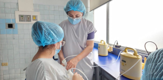 El Banco de Leche Humana del Hospital General Riobamba cumple un rol fundamental en la atención integral de madres y recién nacidos, al brindar apoyo especializado en lactancia materna y garantizar leche segura y de calidad para los bebés hospitalizados, especialmente aquellos que se encuentran en el área de Neonatología.