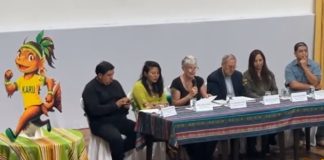 En el marco de la campaña por la defensa de los derechos de la cuenca del río Puyo, se desarrolló un conversatorio ciudadano que concluyó con la firma de un pacto por la recuperación y protección del afluente, ante los alarmantes niveles de contaminación que actualmente afectan a este importante ecosistema amazónico.