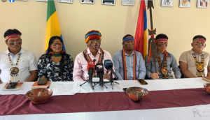 La Nacionalidad Achuar del Ecuador (NAE) presentó oficialmente a su nuevo Consejo de Gobierno, electo y posesionado en diciembre pasado, en un acto dirigido a los medios de comunicación. La nueva directiva ejercerá funciones durante el período 2025–2028 y tendrá como eje central la unidad de las asociaciones y comunidades achuar para la defensa del territorio y la vida.