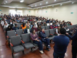 Como parte de las acciones previas al próximo proceso eleccionario, el Consejo Nacional Electoral - Delegación Provincial Electoral de Chimborazo desarrolló una jornada de capacitación dirigida a docentes y estudiantes de la Escuela Superior Politécnica de Chimborazo (ESPOCH), quienes asumirán un rol clave en el desarrollo de la jornada democrática.