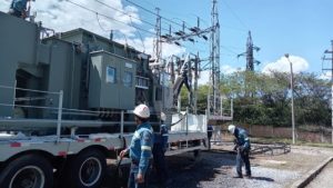 Sigue la guerra comercial entre Ecuador y Colombia. En un comunicado emitido este 22 de enero de 2026, el Ministerio de Energía informó que "en condiciones normales de operación, el sistema eléctrico ecuatoriano cuenta con capacidad suficiente para cubrir de manera autónoma la demanda diaria de energía".