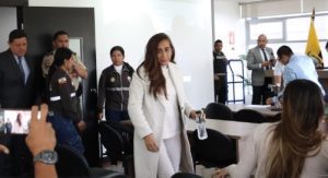 La excomandante general de la Policía Nacional, Tannya Varela Coronel, no registró su presentación periódica el lunes 5 de enero de 2026 en la ciudad de Guayaquil, como lo dispuso la autoridad judicial, situación que encendió las alertas en la Fiscalía Provincial del Guayas. No obstante, la exoficial aseguró posteriormente que cumplió con la medida cautelar en la ciudad de Quito.