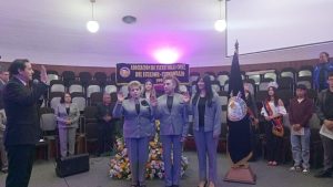 En un ambiente colmado de emotividad y gratitud, el viernes 23 de enero se realizó el acto de posesión de la nueva directiva de la Asociación de Escritoras Contemporáneas del Ecuador, matriz Chimborazo (AECODECH), para el bienio 2023–2025, en el auditorio del Patronato del Consejo Provincial de Chimborazo.