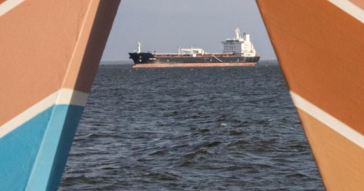 En medio de la incautación de un 'barco fantasma' vinculado a Venezuela por parte de Estados Unidos, este 7 de enero el secretario de Energía estadounidense, Chris Wright, adelantó a medios como The New York Times que la administración de Donald Trump controlará todas las ventas y producción de crudo venezolano de "forma indefinida".