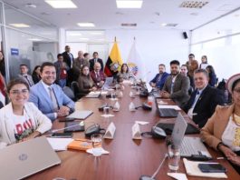 Con 10 votos a favor, la Comisión de Soberanía, Integración y Seguridad Integral, de la Asamblea Nacional, aprobó por unanimidad el informe para primer debate del proyecto de ley que reforma el Código Orgánico Integral Penal (COIP) para prevenir y sancionar el uso delictivo de uniformes, insignias y credenciales de seguridad pública, así como la simulación de funciones mediante falsos operativos.