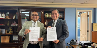 El cantón Penipe continúa impulsando acciones para mejorar la seguridad y la calidad de vida de sus habitantes, tras la firma de un convenio entre el Gobierno Autónomo Descentralizado Municipal y la Empresa Eléctrica Riobamba para la construcción del alumbrado público en el ingreso al centro de la parroquia El Altar.