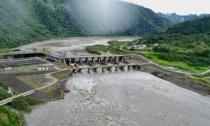 La hidroeléctrica Coca Codo Sinclair, en la Amazonía del Ecuador, se convirtió este viernes 23 de enero de 2026 en el principal soporte del sistema eléctrico ecuatoriano, en un contexto marcado por la suspensión de la venta de energía desde Colombia.