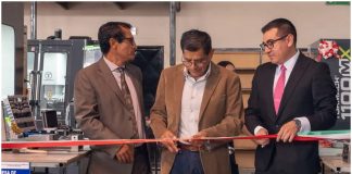 La Escuela Superior Politécnica de Chimborazo (Espoch) dio un paso decisivo hacia la modernización de su infraestructura académica con la entrega de fresadoras CNC Tormach 1100MX a la Facultad de Mecánica, equipamiento de alta precisión que fortalece la formación técnica y la investigación aplicada en las carreras de ingeniería.