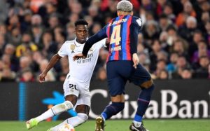 El Real Madrid selló su clasificación a la final de la Supercopa de España tras vencer 2-1 al Atlético de Madrid en un intenso derbi disputado en el Alinma Stadium de Yeda, Arabia Saudí. Con este resultado, el conjunto blanco se medirá nuevamente al FC Barcelona el próximo domingo 11 de enero, en una final que reeditará el clásico español por cuarta edición consecutiva en este torneo.