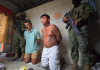 Un operativo militar ejecutado en el sector El Salto, en el cantón Babahoyo, permitió la captura de dos presuntos integrantes de un Grupo Armado Organizado, identificados como alias “Oliver” y “Polilla”, considerados elementos de mediano valor dentro de la estructura criminal que opera en la provincia de Los Ríos.