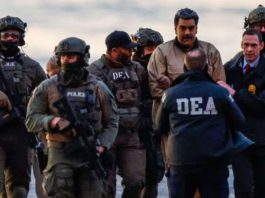 Nicolás Maduro se declaró no culpable en la audiencia que se desarrolla en Manhattan, Estados Unidos este 5 de enero. Él y su esposa Cilia Flores estuvieron frente a un tribunal de esa ciudad. Sus palabras fueron, según medios internacionales "Soy Nicolás Maduro, presidente de Venezuela. No soy culpable y soy un hombre íntegro". Además recalcó que fue detenido en su casa. Por su parte, Cilia Flores también se declaró inocente y precisó que es la Primera Dama de Venezuela.