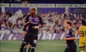 El tanto que el ecuatoriano marcó con el Anderlecht a mediados de año, en un partido ante el Westerlo, hoy compite por el premio al mejor gol de la temporada en Bélgica, un reconocimiento que suele reservarse para obras que trascienden el resultado.