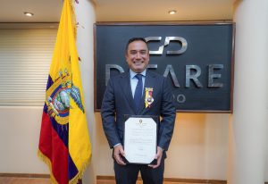 Grupo DIFARE, actor clave y referente en el sector salud del Ecuador, mantiene un firme compromiso con el desarrollo del país y la región. El liderazgo, la visión empresarial y la trascendencia de la gestión de sus principales directivos han sido reconocidos por organismos nacionales e internacionales.