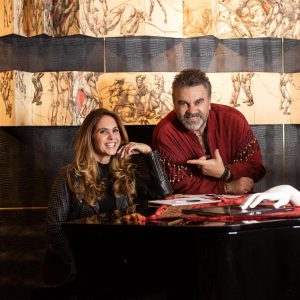 Dos íconos indiscutidos de la música en español llegan a Ecuador para protagonizar una experiencia única. Lucero y Mijares presentan su exitosa gira internacional “Hasta que se nos hizo”, con dos fechas imperdibles: el 4 de marzo en Quito, en el Coliseo Rumiñahui, y el 7 de marzo en Guayaquil, en el Coliseo Voltaire Paladines Polo. En ambas fechas los conciertos estarán preparados para resguardar la seguridad de los asistentes desde el momento de la llegada a cada recinto y de su retirada.