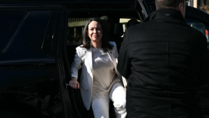 El presidente de Estados Unidos, Donald Trump, recibió este jueves en la Casa Blanca a la líder opositora venezolana María Corina Machado, galardonada con el Premio Nobel de la Paz 2025, en un almuerzo privado con el objetivo de analizar la compleja situación política de Venezuela.