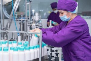 El Gobierno de Ecuador informó que, a partir del 1 de febrero de 2026, entrará en vigor una tasa de seguridad del 30% sobre las importaciones provenientes de Colombia. La decisión, comunicada por el presidente Daniel Noboa, responde a tensiones comerciales y a la percepción de una falta de cooperación en temas de seguridad fronteriza, especialmente en la lucha contra el narcotráfico y otros delitos transnacionales.